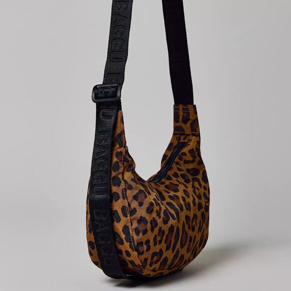 NWT Baggu Small Crescent Bag - Leopard - Picture 6 of 11